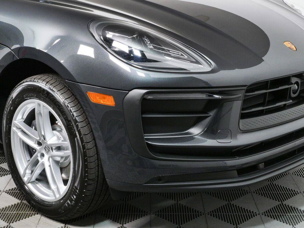 New 2026 Porsche Macan Turbo AWD/4WD image 39