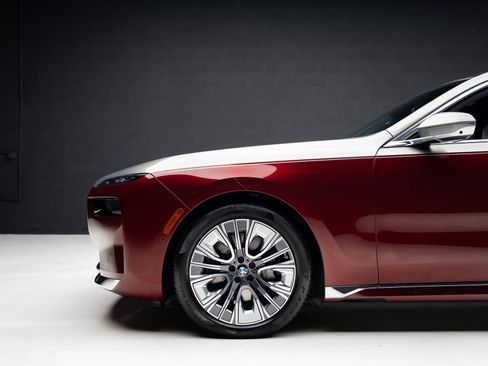 Used 2023 BMW i7 xDrive60 w/ Executive Package 2 image 20