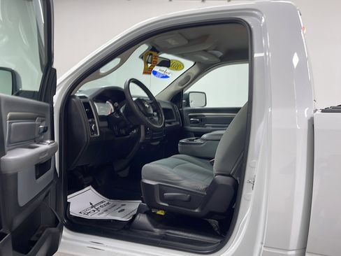 Used 2018 RAM 1500 Express AWD/4WD image 7