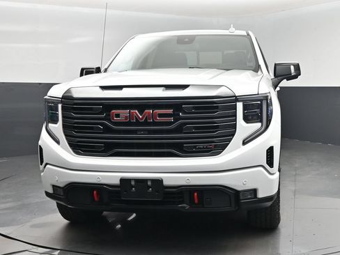 Used 2023 GMC Sierra 1500 AT4 w/ AT4 Preferred Package AWD/4WD image 6