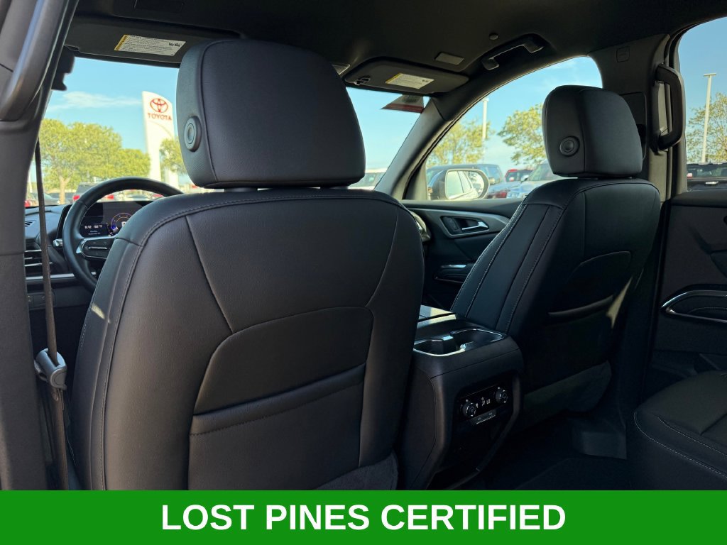 Used 2025 Chevrolet Traverse LT FWD image 18