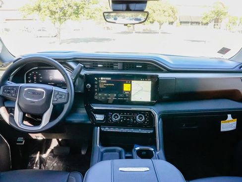 New 2026 GMC Sierra 3500 Denali w/ Denali Reserve Package AWD/4WD image 17