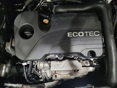 Used 2020 Chevrolet Equinox LS image 30