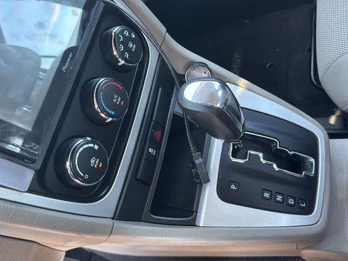Used 2012 Dodge Caliber SXT FWD image 23