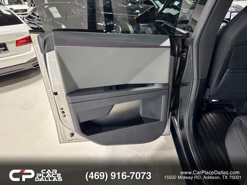 Used 2025 Tesla Cybertruck 2WD Crew Cab image 15