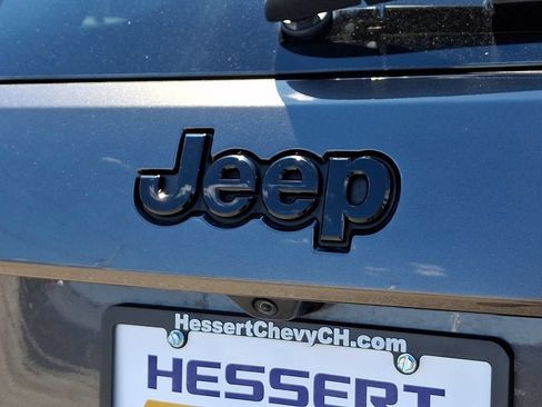 Used 2018 Jeep Grand Cherokee Altitude AWD/4WD image 33
