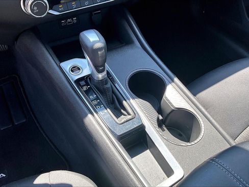 Used 2025 Nissan Altima 2.5 SV FWD image 18