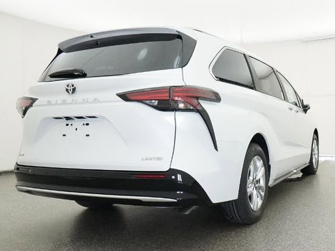New 2026 Toyota Sienna Limited FWD image 24