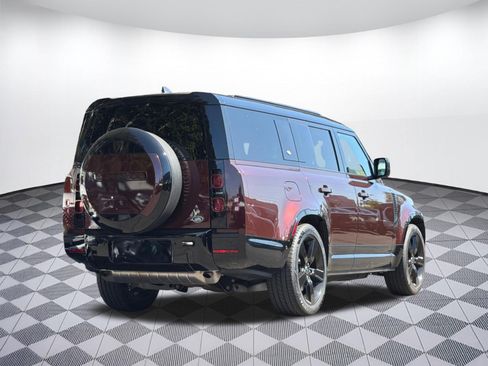 Used 2023 Land Rover Defender 130 X-Dynamic SE AWD/4WD image 8