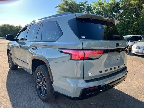 Used 2024 Toyota Sequoia Platinum AWD/4WD image 3