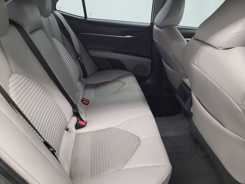 Used 2019 Toyota Camry SE FWD image 19