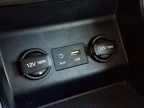 Used 2020 Hyundai Elantra SE image 25