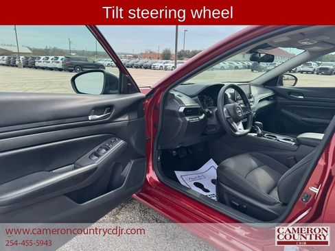 Used 2024 Nissan Altima 2.5 SV image 14