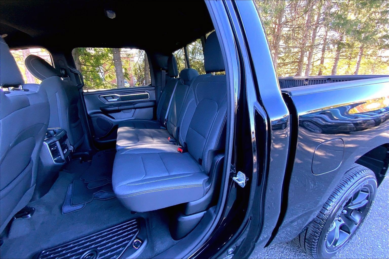 Used 2023 RAM 1500 Big Horn AWD/4WD image 17