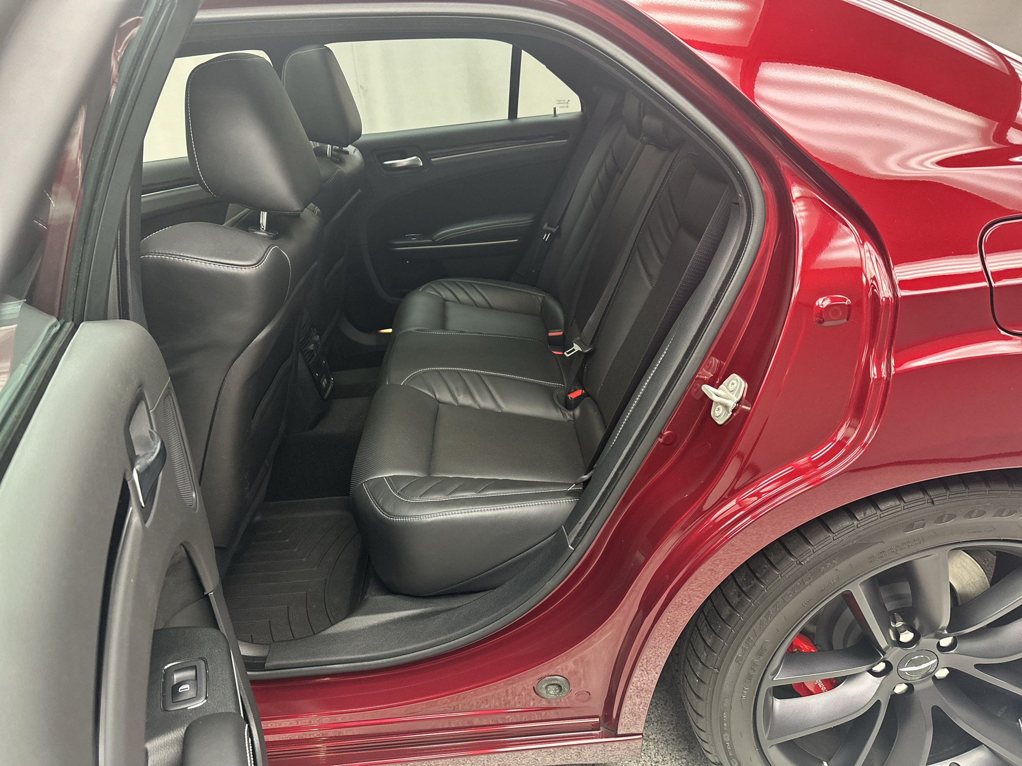 Used 2023 Chrysler 300 C RWD image 13