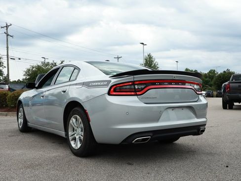 Used 2022 Dodge Charger SXT RWD image 7