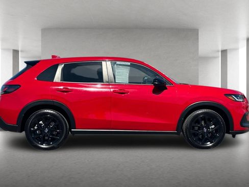 Used 2024 Honda HR-V Sport image 3