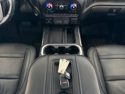 Used 2019 GMC Sierra 1500 Denali w/ Denali Ultimate Package AWD/4WD image 21