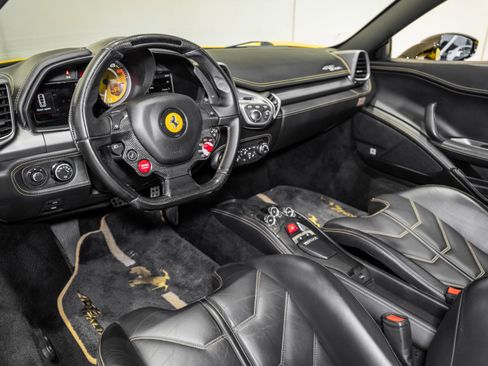 Used 2011 Ferrari 458 Italia Coupe RWD image 19