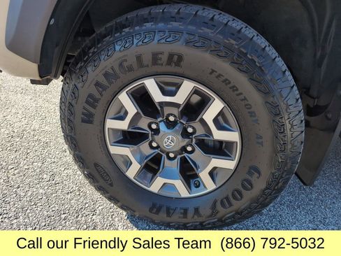 Used 2019 Toyota Tacoma TRD Off-Road image 20