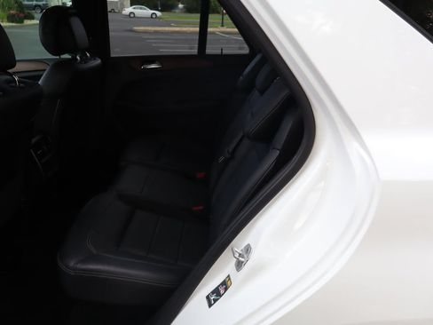 Used 2015 Mercedes-Benz ML 400 4MATIC image 20