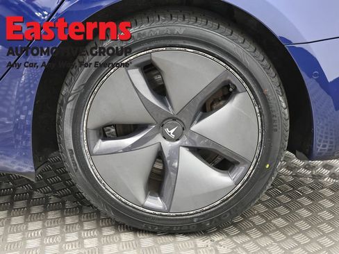 Used 2019 Tesla Model 3 Standard Range image 27