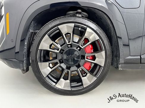 Used 2024 BMW XM image 38