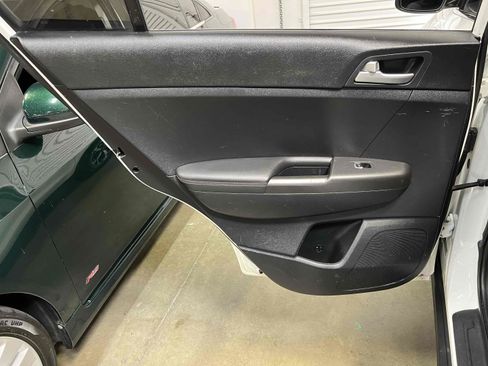 Used 2020 Kia Sportage LX FWD image 66