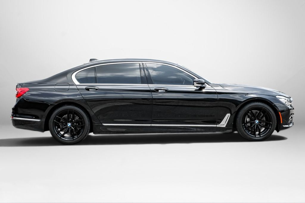 Used 2018 BMW 740i RWD image 5