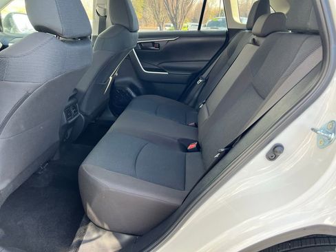 Used 2024 Toyota RAV4 LE image 22
