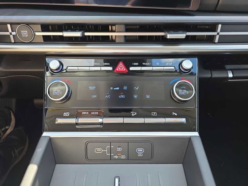 New 2026 Hyundai Santa Fe SE image 13