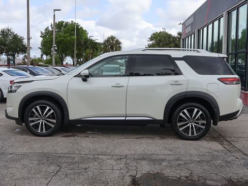 Used 2024 Nissan Pathfinder Platinum w/ Cargo Package AWD/4WD image 20