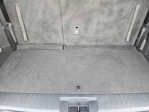 Used 2022 Toyota Highlander LE image 30