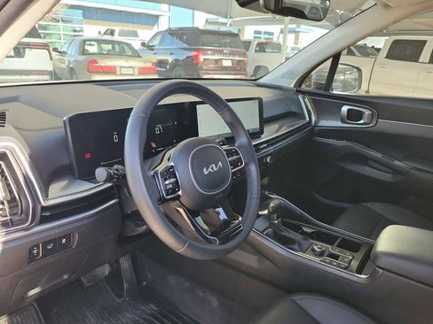 Used 2025 Kia Sorento EX FWD image 10