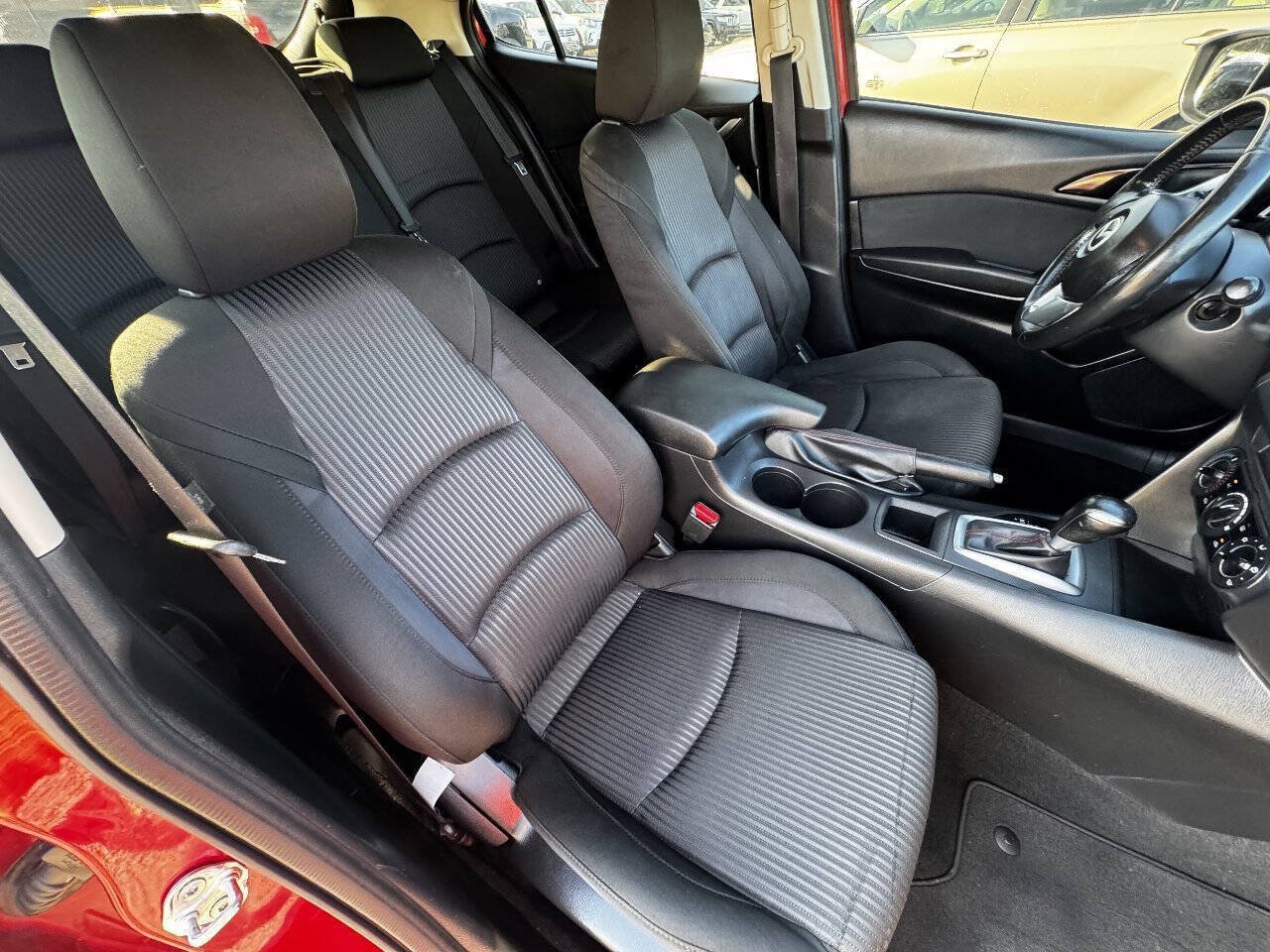 Used 2014 MAZDA MAZDA3 i Touring w/ Moonroof Package 1 FWD image 15