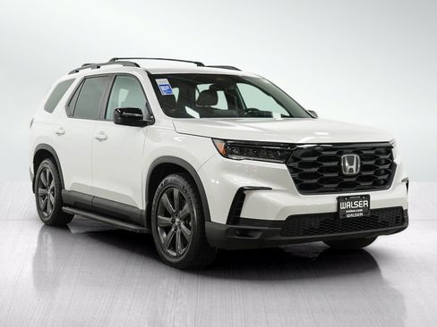 Used 2023 Honda Pilot Sport image 7