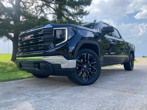 Used 2023 GMC Sierra 1500 Pro AWD/4WD image 2