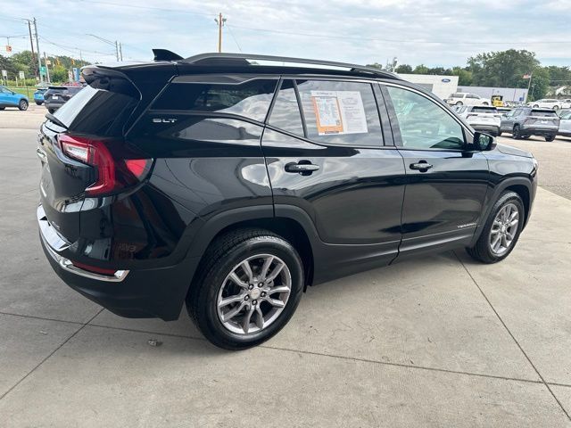 Used 2024 GMC Terrain SLT AWD/4WD image 7