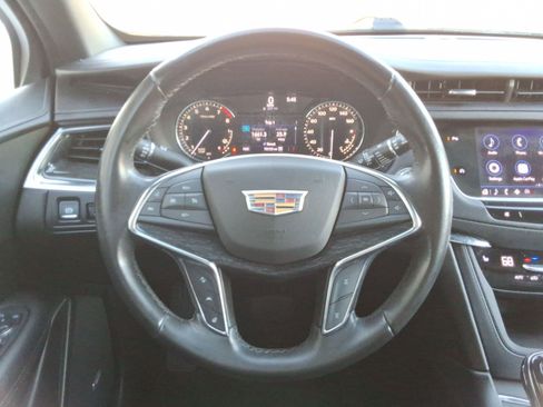 Used 2021 Cadillac XT5 Premium Luxury image 11