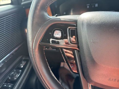 Used 2022 Lincoln Corsair Reserve w/ Equipment Group 201A image 11