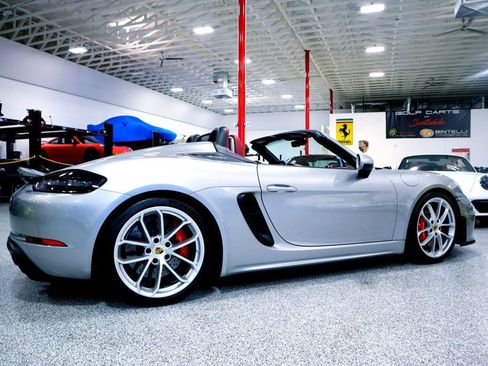 Used 2023 Porsche 718 Boxster Spyder RWD image 12
