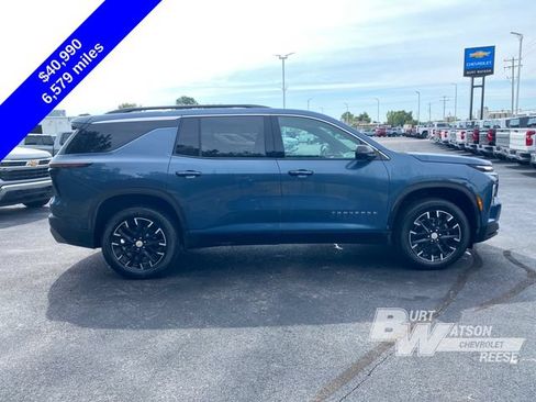 Used 2025 Chevrolet Traverse LT w/ Sun and Wheel Package AWD/4WD image 8