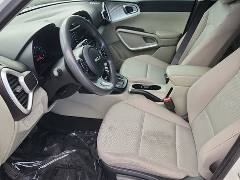 Used 2022 Kia Soul LX FWD image 7