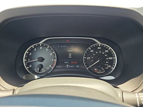 Used 2025 Nissan Frontier SV RWD image 16