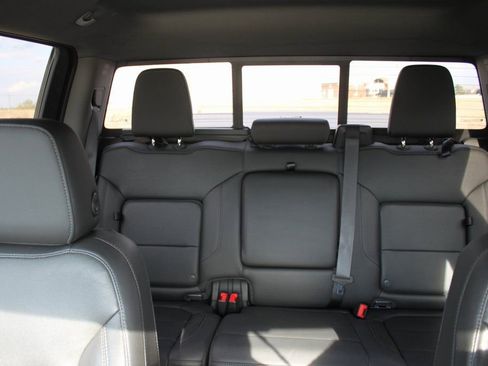 Used 2020 GMC Sierra 1500 SLT w/ SLT Premium Plus Package image 16