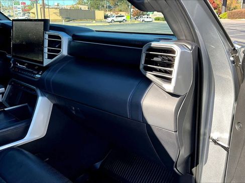 Used 2025 Toyota Tundra Platinum image 18