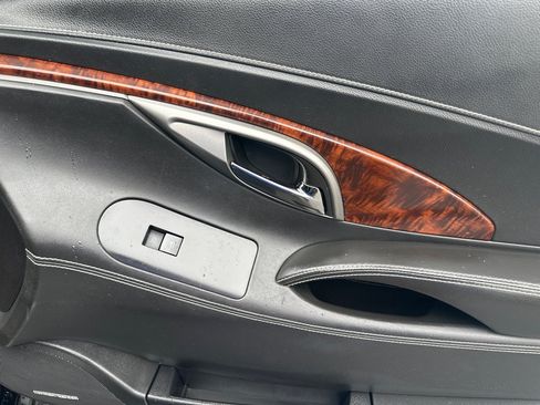Used 2013 Buick LaCrosse Premium FWD image 12