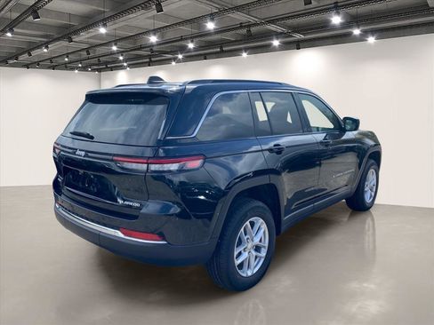 New 2026 Jeep Grand Cherokee Laredo X AWD/4WD image 4