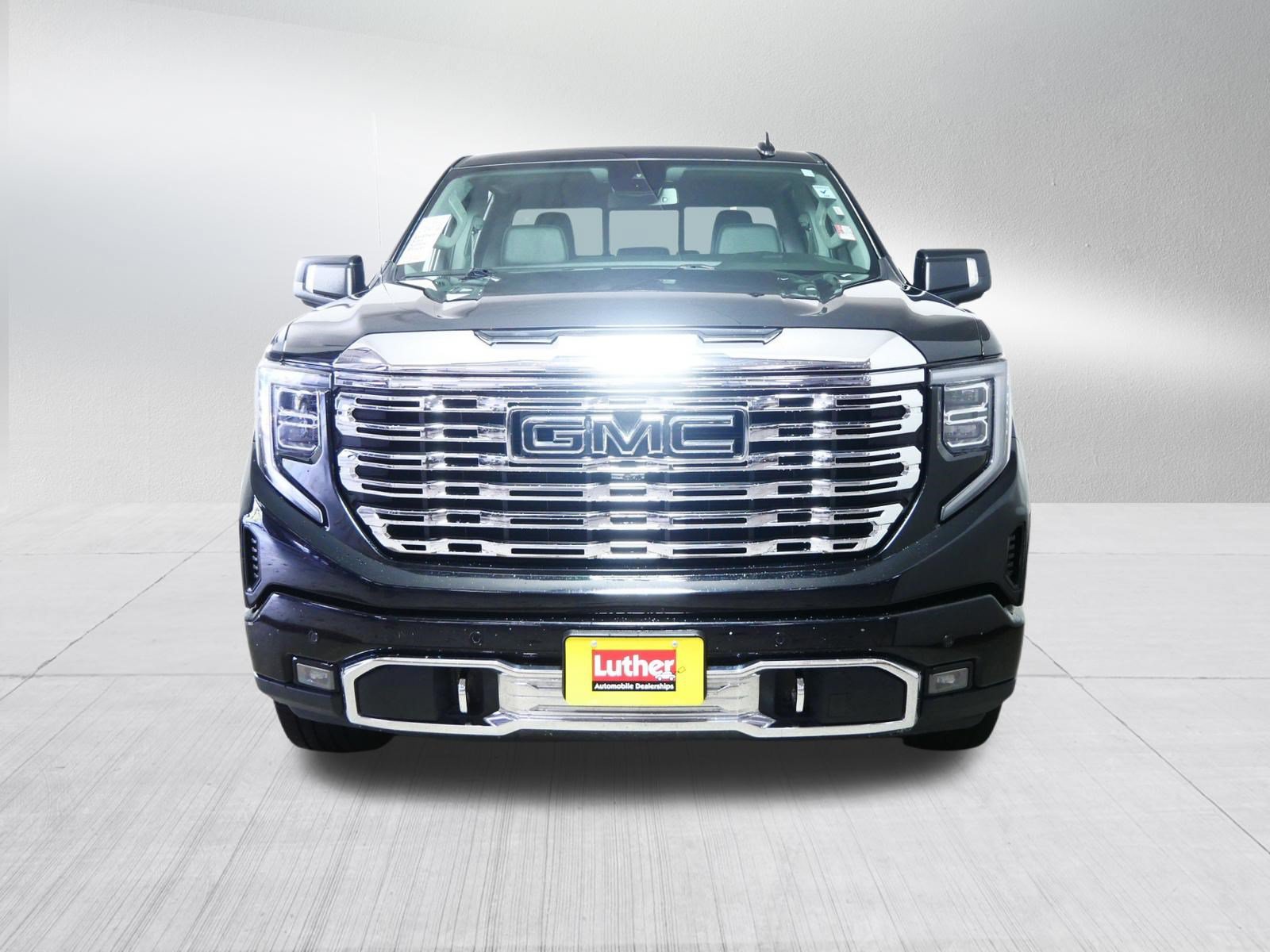 Used 2022 GMC Sierra 1500 Denali AWD/4WD image 2