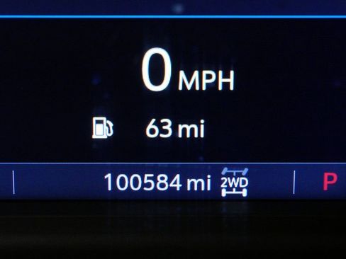 Used 2021 Chevrolet Silverado 1500 RST image 24